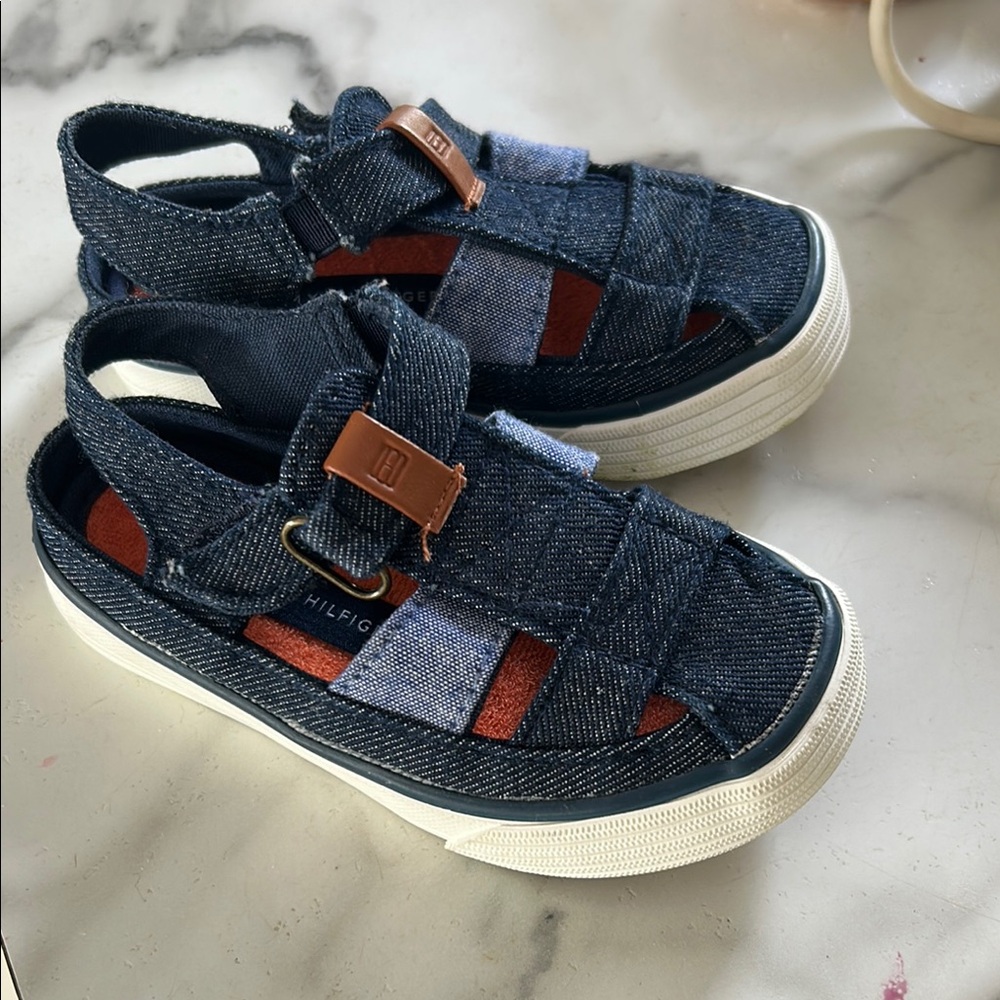 🌸4/$20🌸Tommy Hilfiger Blue and Red Sandals with Velcro Straps